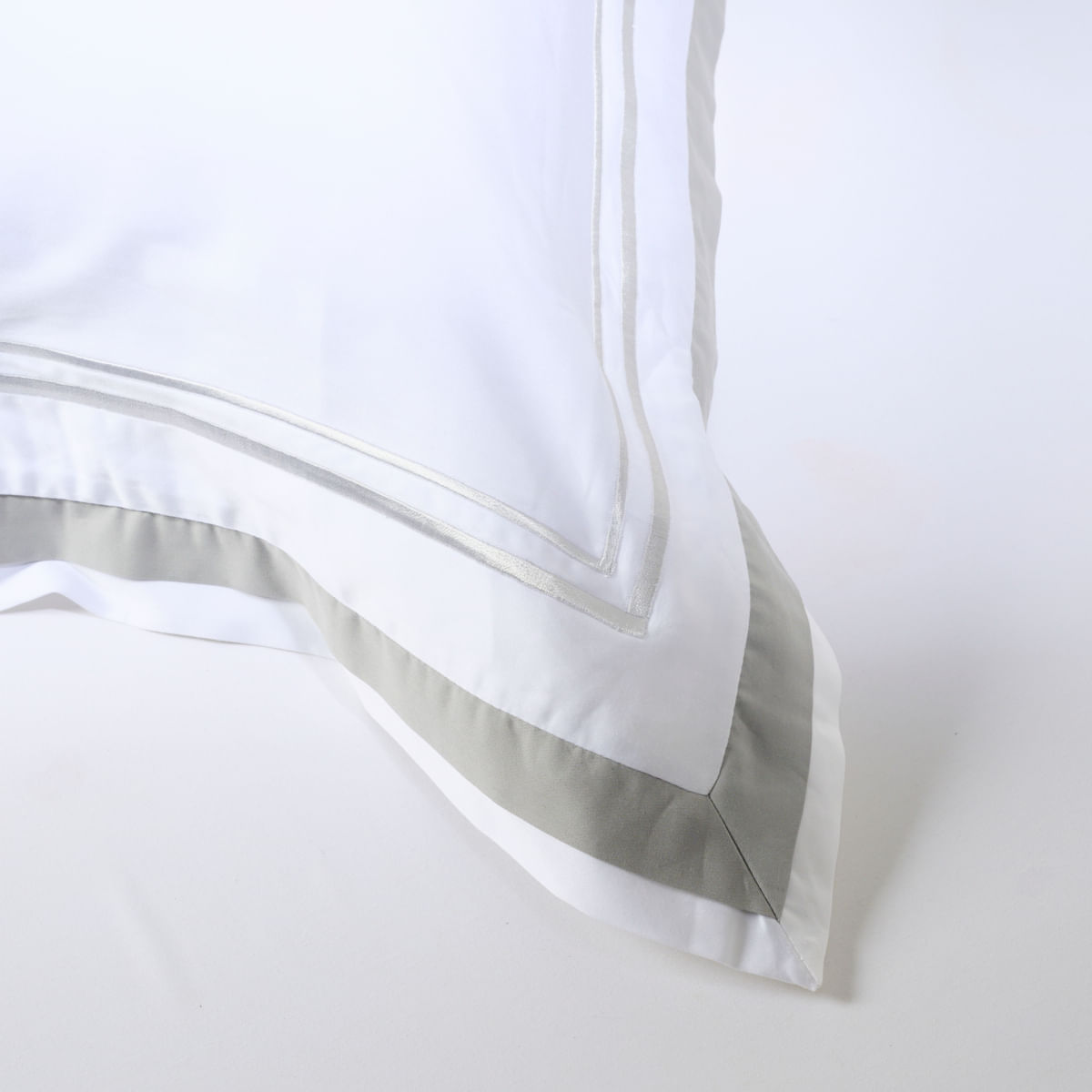 01 09 0217 Fronha Hermitage 50 x 1 Verde Branco Cinza 002.jpg